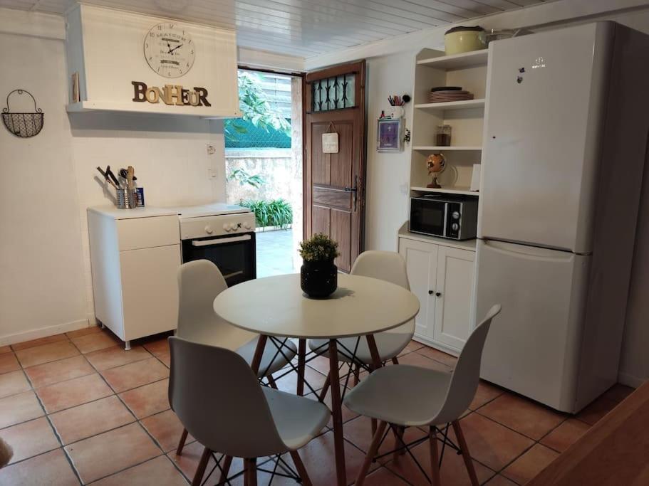 Appartement En Rez De Jardin Et Terrasse Ds Villa Hyères Extérieur photo