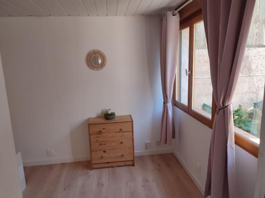 Appartement En Rez De Jardin Et Terrasse Ds Villa Hyères Extérieur photo