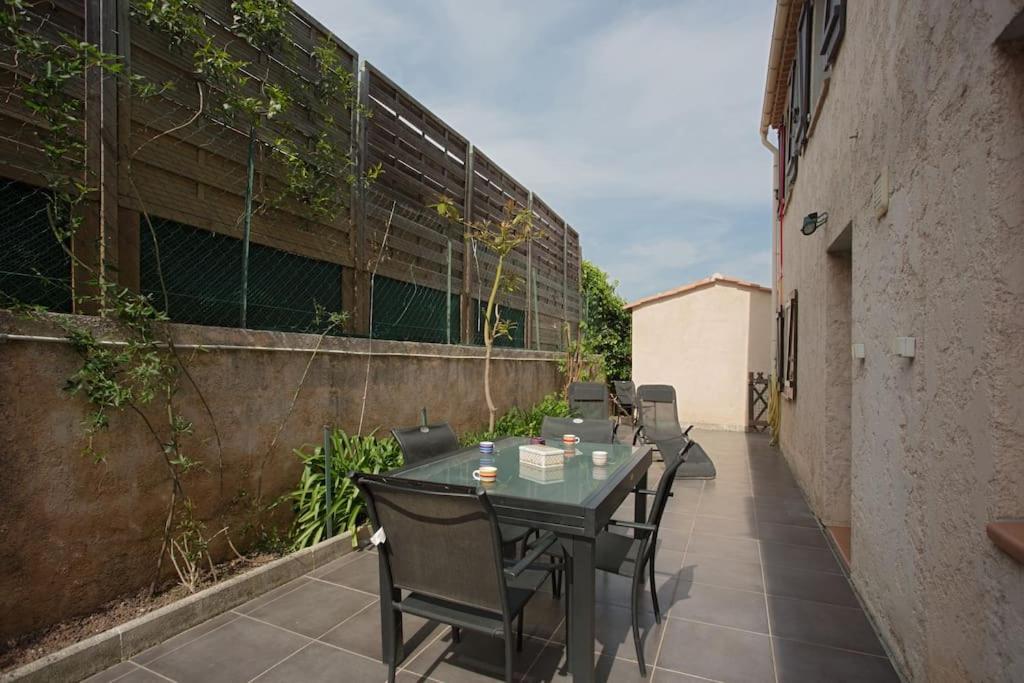 Appartement En Rez De Jardin Et Terrasse Ds Villa Hyères Extérieur photo